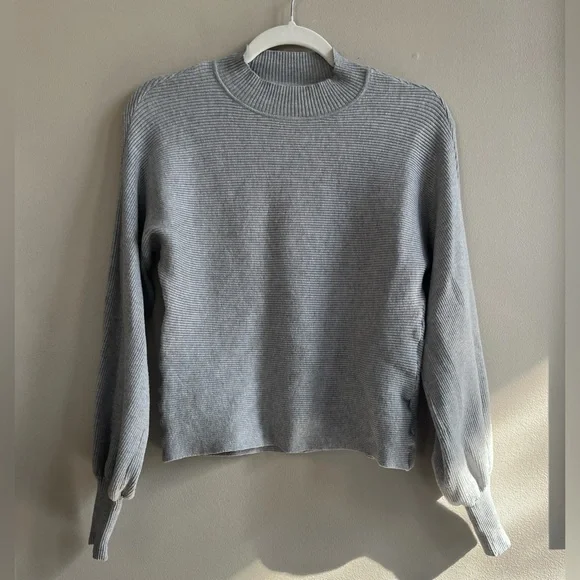 Gilli Long Sleeve Mock Neck Ribbed Knit Top Sweater Heather Grey size small - Picture 1 of 15